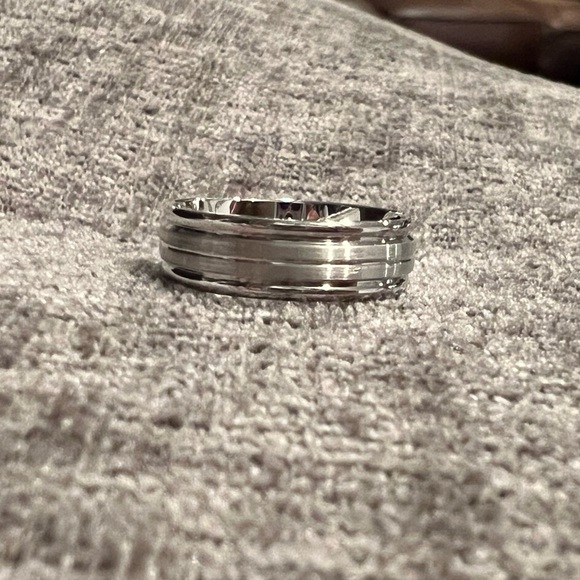 New 10K White Gold Heavy 6mm Comfort Fit Brush Satin Fancy Band, Size 8 Unisex - Picture 2 of 7